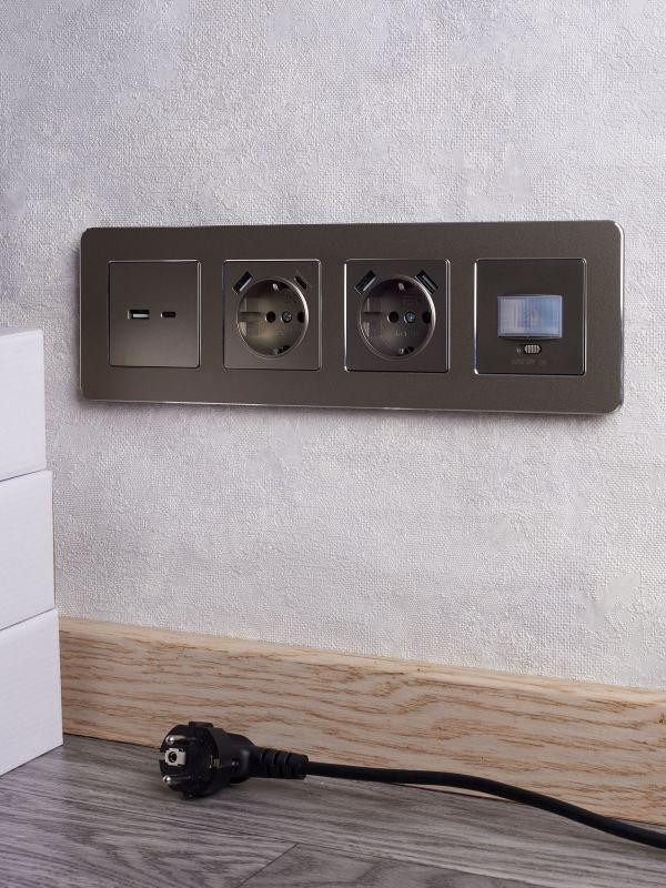 Розетка BRITE USB A+C 18Вт РЮ11-1-БрШ механизм шампань IEK BR-U22-018-K37